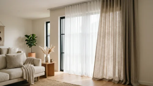 Kombinasi dengan Vitrase Polos (Layering dengan Sheer Curtain)
